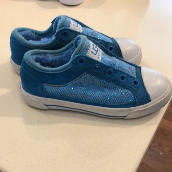 Ugg Australia, childrens 9 / C9 , sparkle, slip on shoes. - Picture 2 of 6